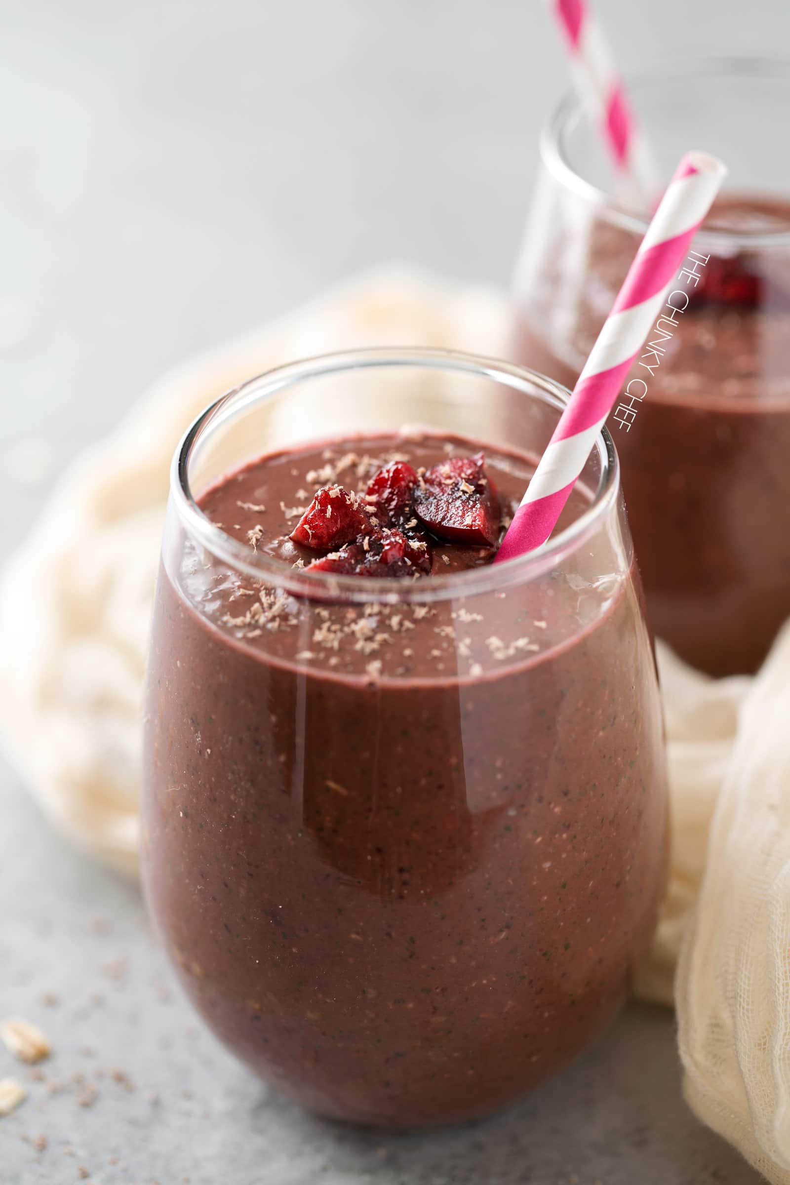 Black Forest Smoothie | This smoothie tastes like dessert, yet is secretly packed full of nutrients (even greens), to help you stick to your resolutions! | http://thechunkychef.com