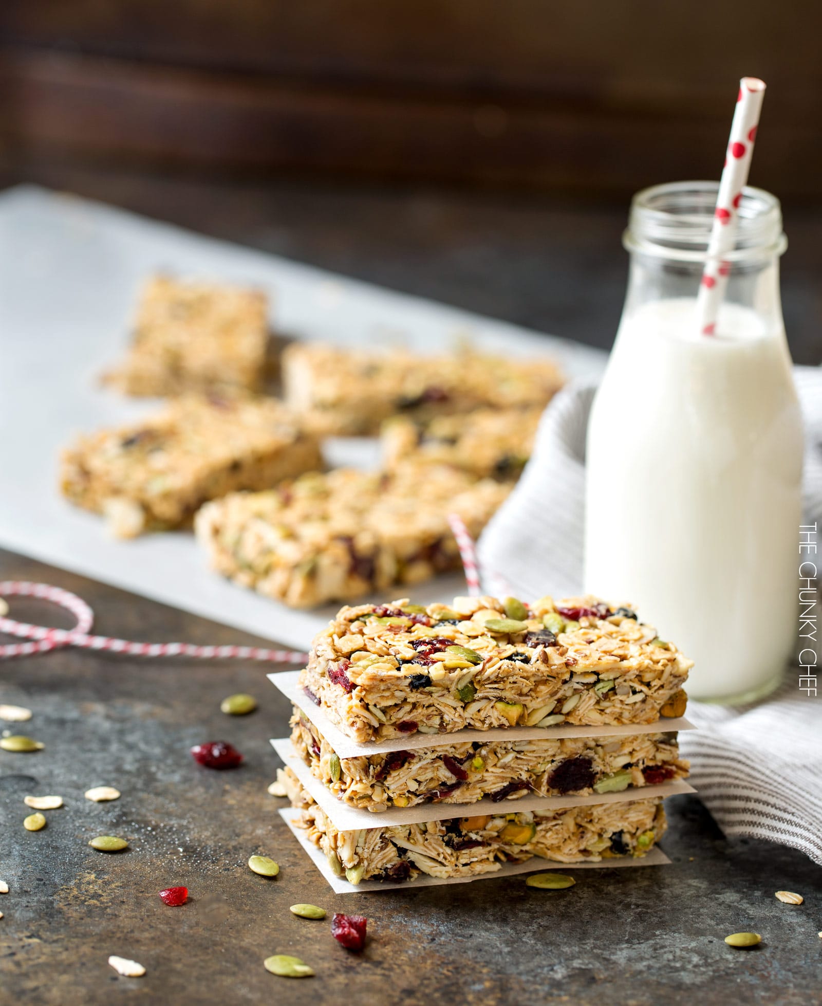 No Bake Chewy Trail Mix Granola Bars | These chewy trail mix granola bars are incredibly easy, no bake, and are naturally sweetened. Make yourself a snack you can feel great about! | http://thechunkychef.com