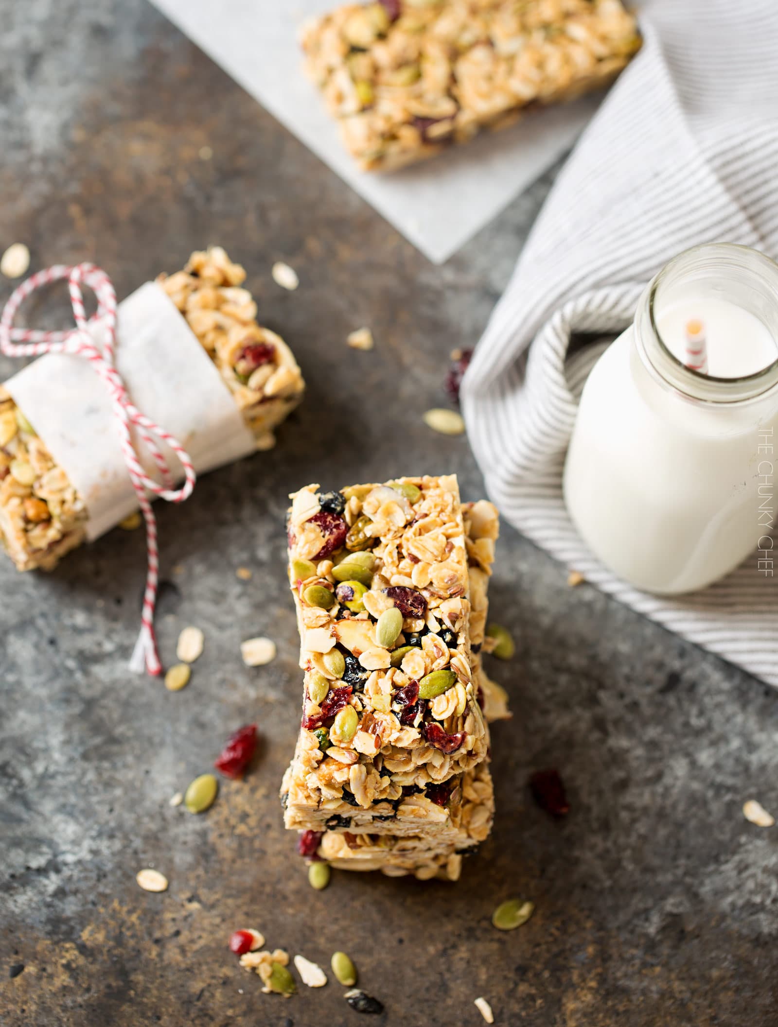No Bake Chewy Trail Mix Granola Bars | These chewy trail mix granola bars are incredibly easy, no bake, and are naturally sweetened. Make yourself a snack you can feel great about! | http://thechunkychef.com