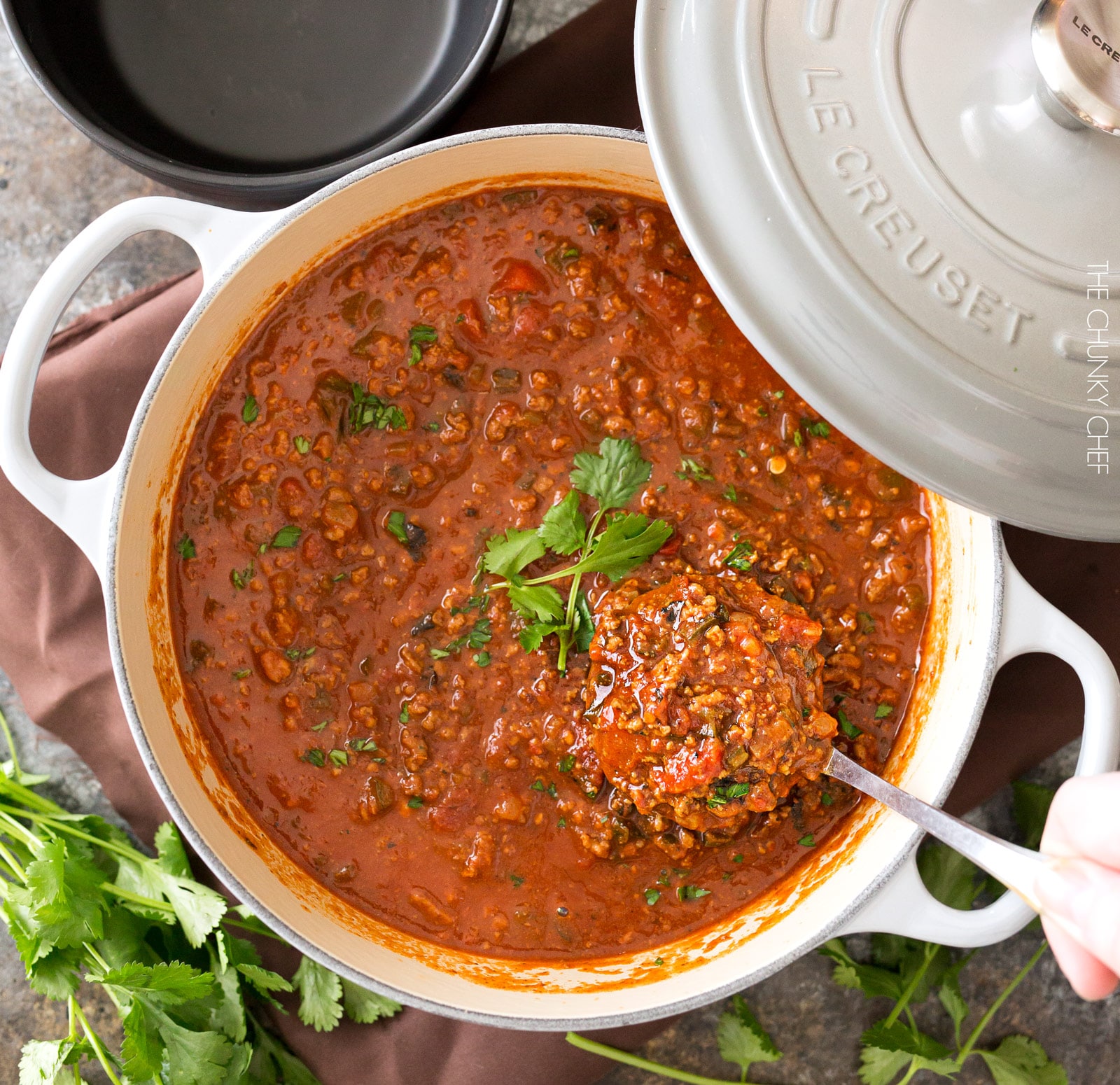 Smoky Beef and Poblano Chili | A hearty beef and poblano pepper chili with just the right amount of heat and spice and full of great smoky flavor! Perfect for a game day meal! | http://thechunkychef.com