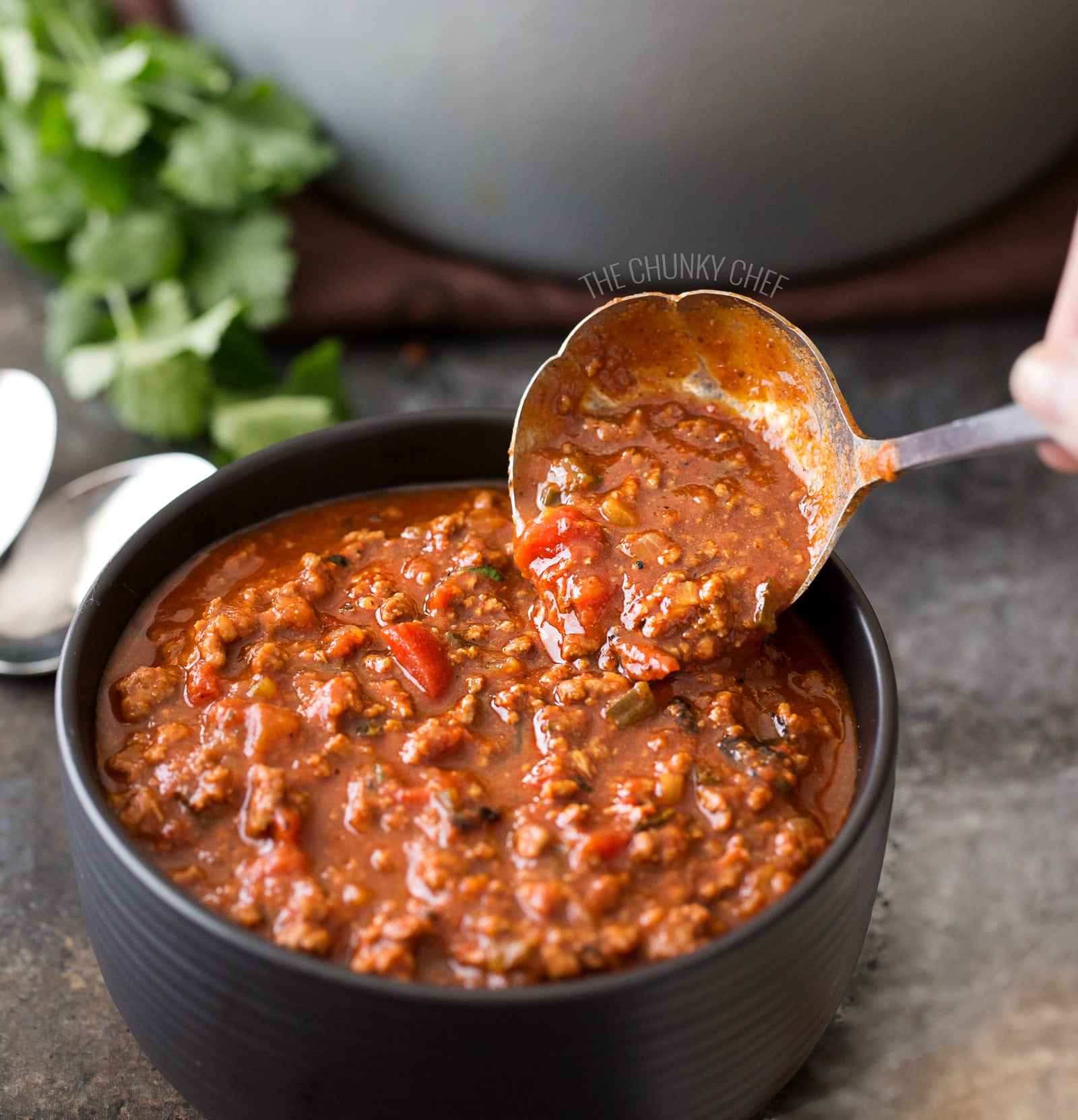 Smoky Beef and Poblano Chili | A hearty beef and poblano pepper chili with just the right amount of heat and spice and full of great smoky flavor! Perfect for a game day meal! | http://thechunkychef.com