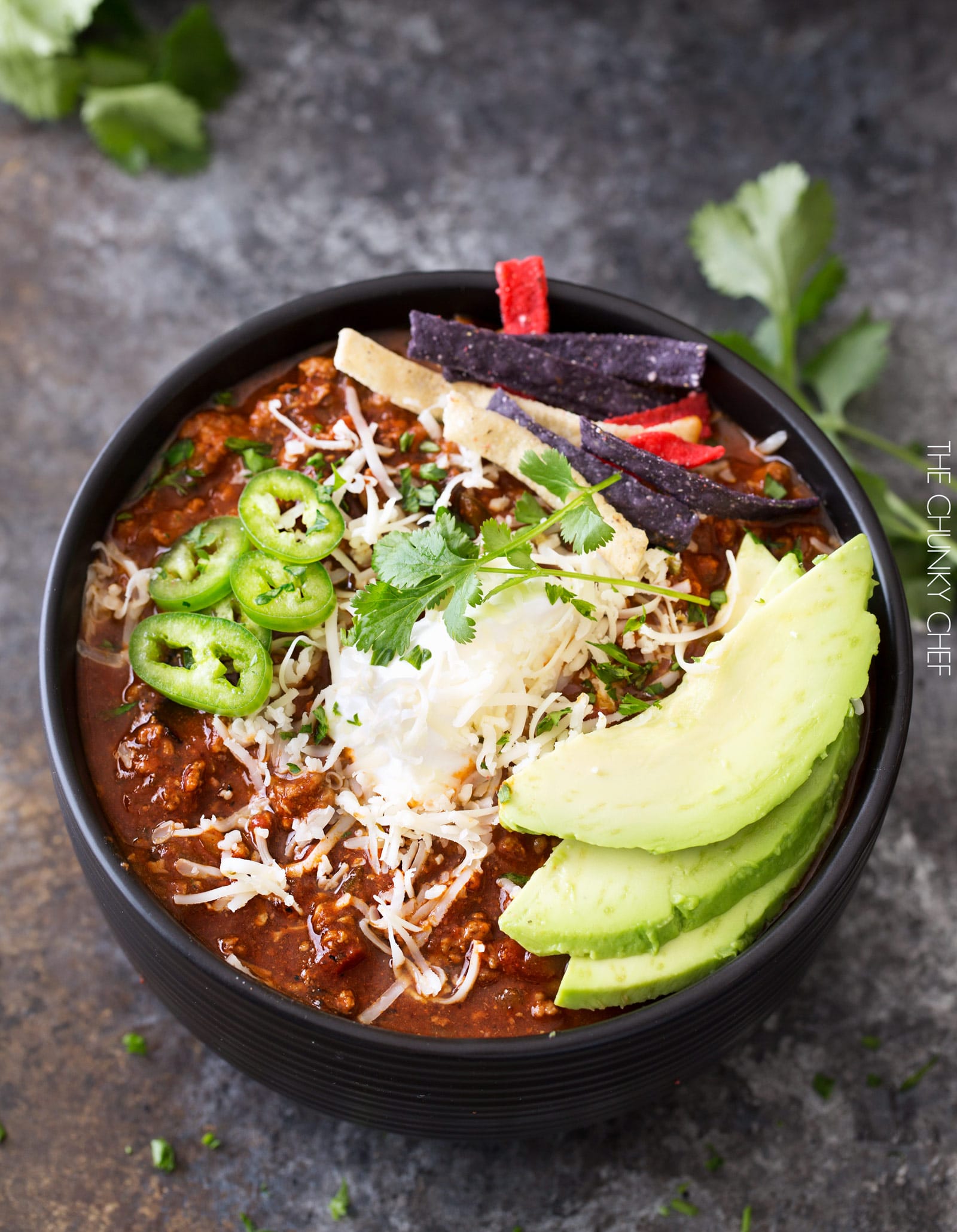 Smoky Beef and Poblano Chili | A hearty beef and poblano pepper chili with just the right amount of heat and spice and full of great smoky flavor! Perfect for a game day meal! | http://thechunkychef.com