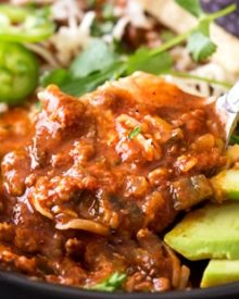 Smoky Beef and Poblano Chili | A hearty beef and poblano pepper chili with just the right amount of heat and spice and full of great smoky flavor! Perfect for a game day meal! | http://thechunkychef.com