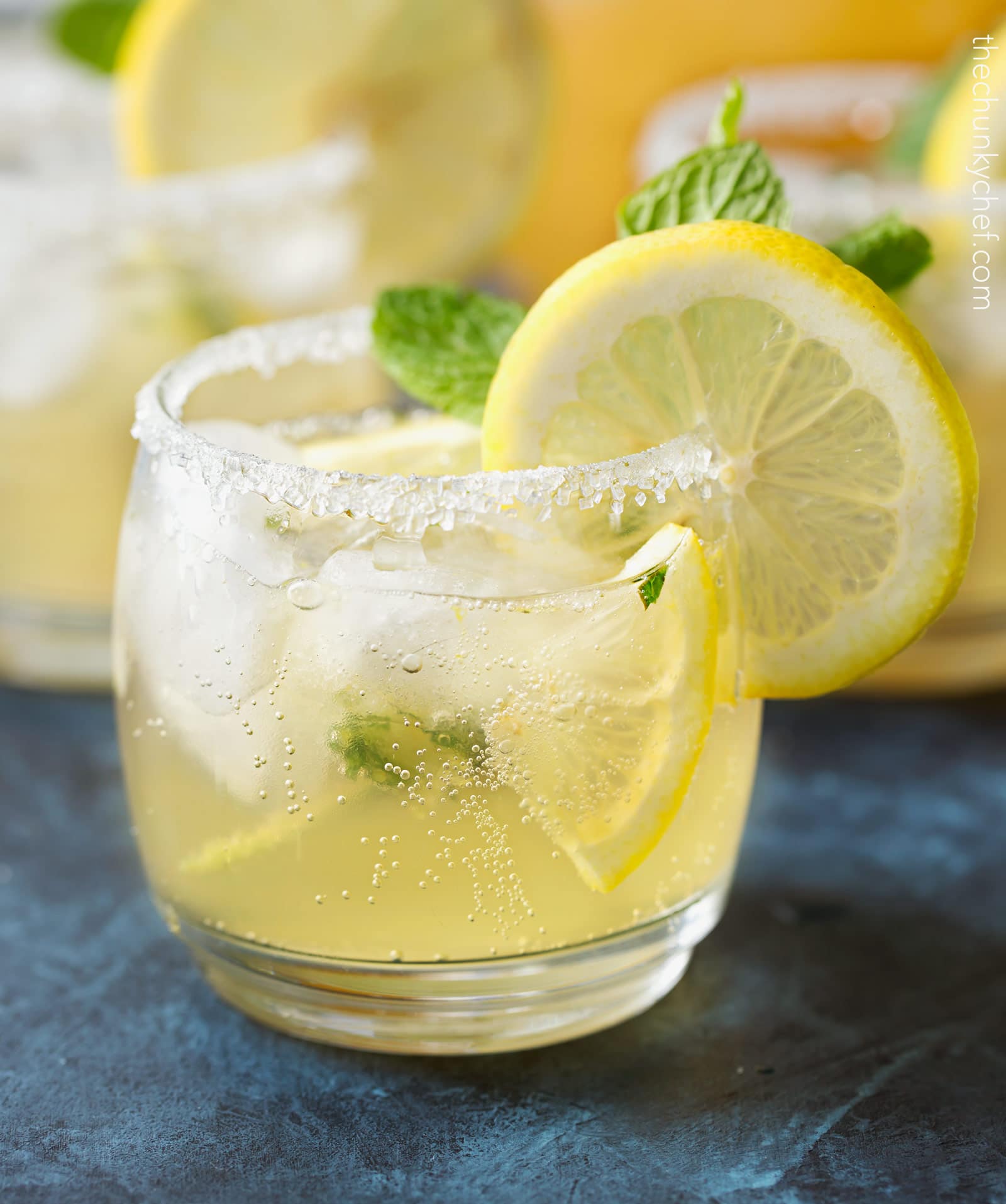 Kentucky Lemonade Cocktail | Sweet, tart, and refreshing with a bourbon kick, this Kentucky lemonade cocktail is everything you could want in a drink. Sip your way into warmer weather with this easy to make cocktail... perfect for a party! | http://thechunkychef.com