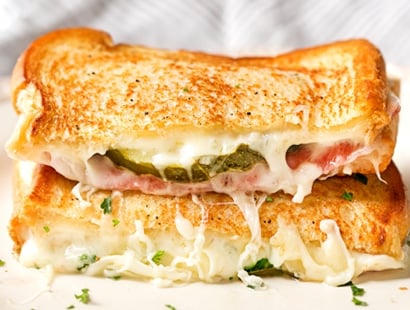 Salami and Pickle Grilled Cheese | Everything you love about the salami, cream cheese and pickle appetizer, put into a gooey, buttery grilled cheese! Comfort food elevated to gourmet levels! | http://thechunkychef.com