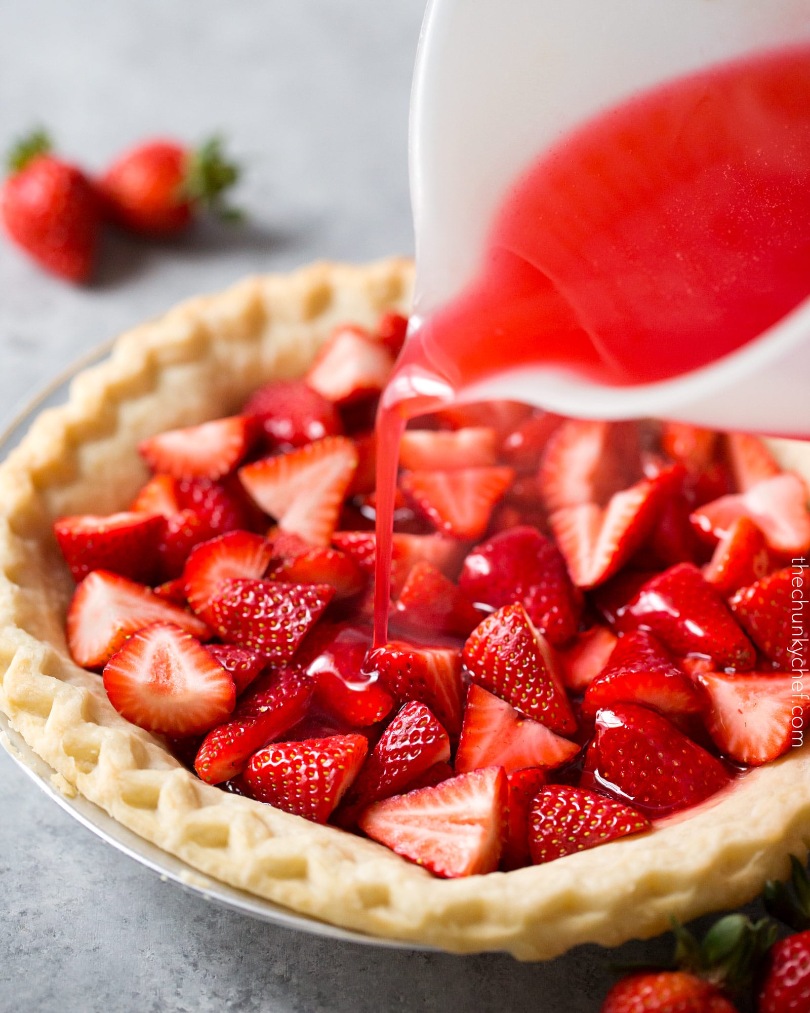 Copycat Frisch's Big Boy Strawberry Pie | This fresh strawberry pie tastes just like the pies from Frisch's Big Boy or Shoney's. It's easy to make, uses just 6 simple ingredients, and a frozen pie crust, for the easiest, tastiest strawberry pie ever! | http://thechunkychef.com
