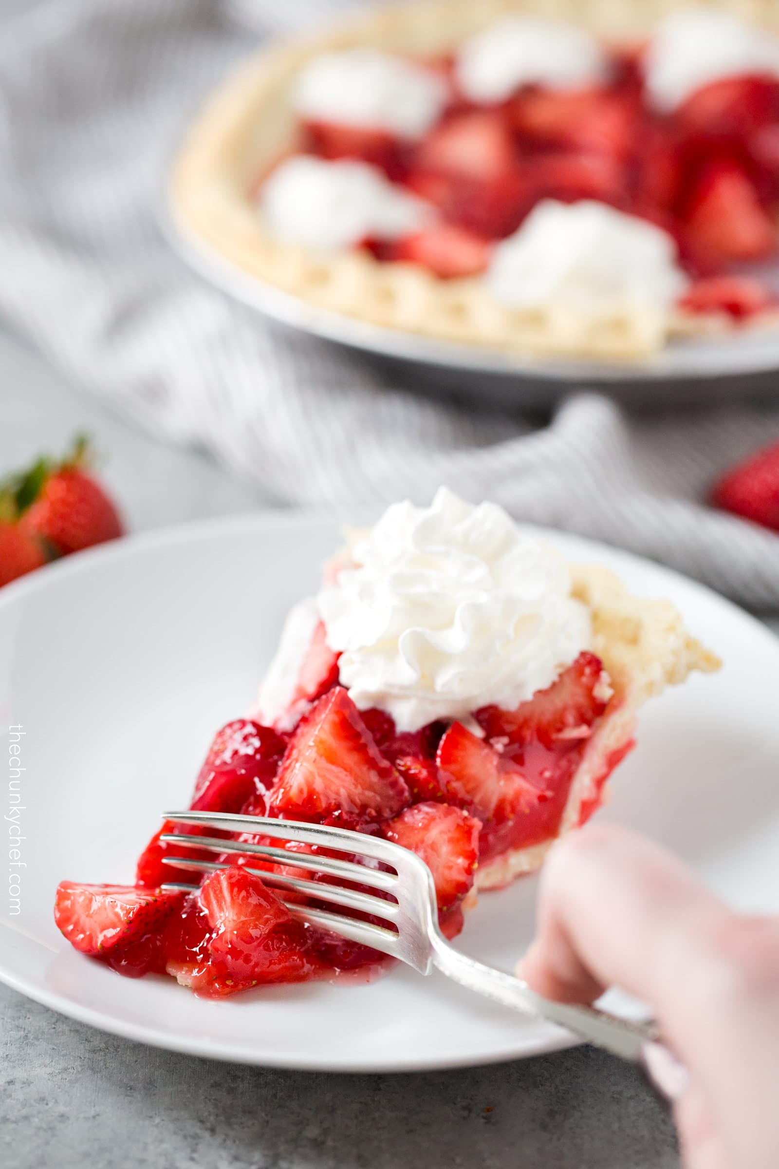 Copycat Frisch's Big Boy Strawberry Pie | This fresh strawberry pie tastes just like the pies from Frisch's Big Boy or Shoney's. It's easy to make, uses just 6 simple ingredients, and a frozen pie crust, for the easiest, tastiest strawberry pie ever! | http://thechunkychef.com