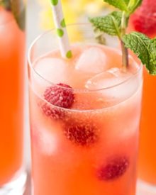 Homemade Raspberry Peach Lemonade | The perfect refreshing summer drink is here! Full of raspberry and peach flavors, this homemade lemonade is like drinking sunshine! | http://thechunkychef.com