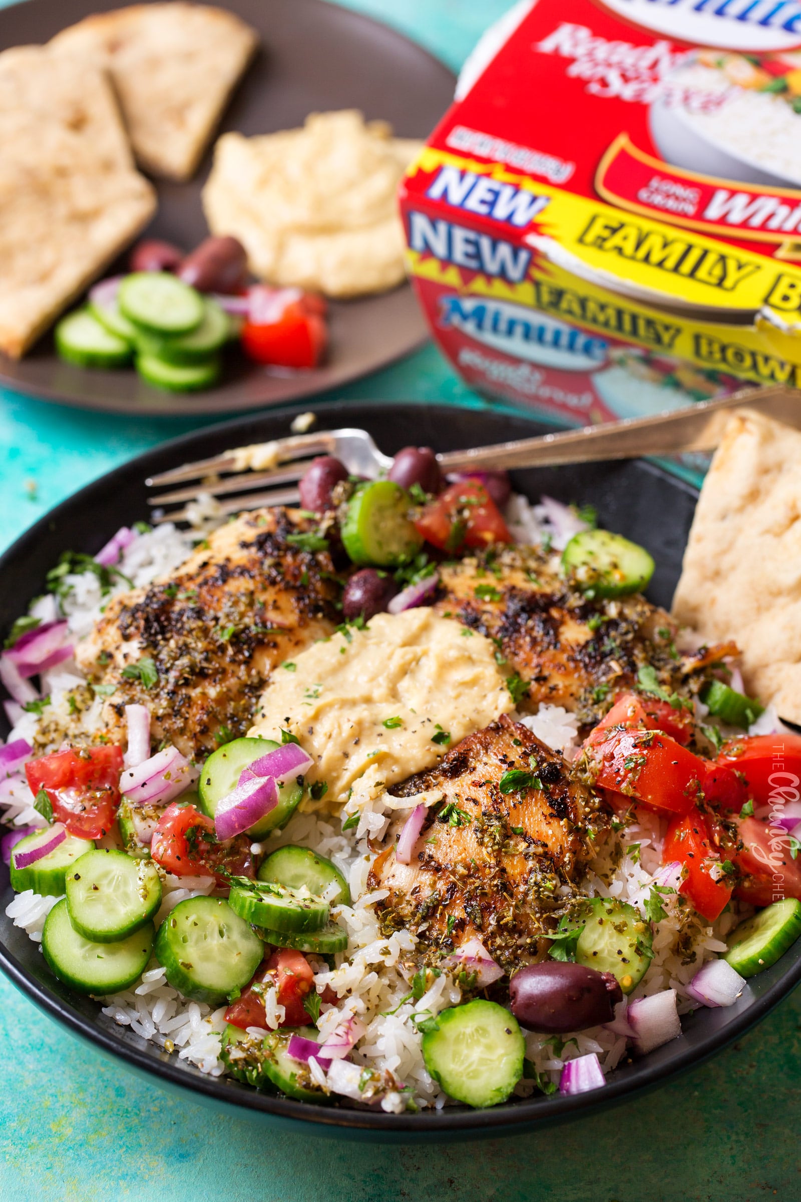 20 Minute Greek Chicken Rice Bowl | Ready in just 20 minutes or less, this rice bowl is packed with great Greek and Mediterranean flavors!  It's also perfect for meal prep or a back to school lunch box idea! | http://thechunkychef.com