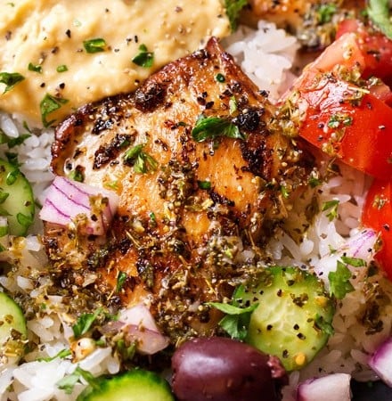 20 Minute Greek Chicken Rice Bowl | Ready in just 20 minutes or less, this rice bowl is packed with great Greek and Mediterranean flavors!  It's also perfect for meal prep or a back to school lunch box idea! | http://thechunkychef.com