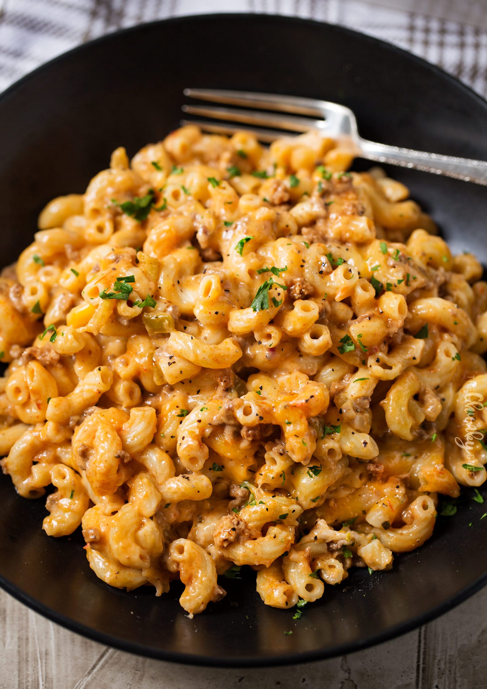 Homemade Chili Mac Bake | Hearty, cheesy, and comfort food the whole family will love!  Perfect for a busy weeknight, and leftovers are just as amazing! | http://thechunkychef.com