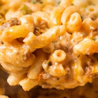 Homemade Chili Mac Bake | Hearty, cheesy, and comfort food the whole family will love! Perfect for a busy weeknight, and leftovers are just as amazing! | http://thechunkychef.com