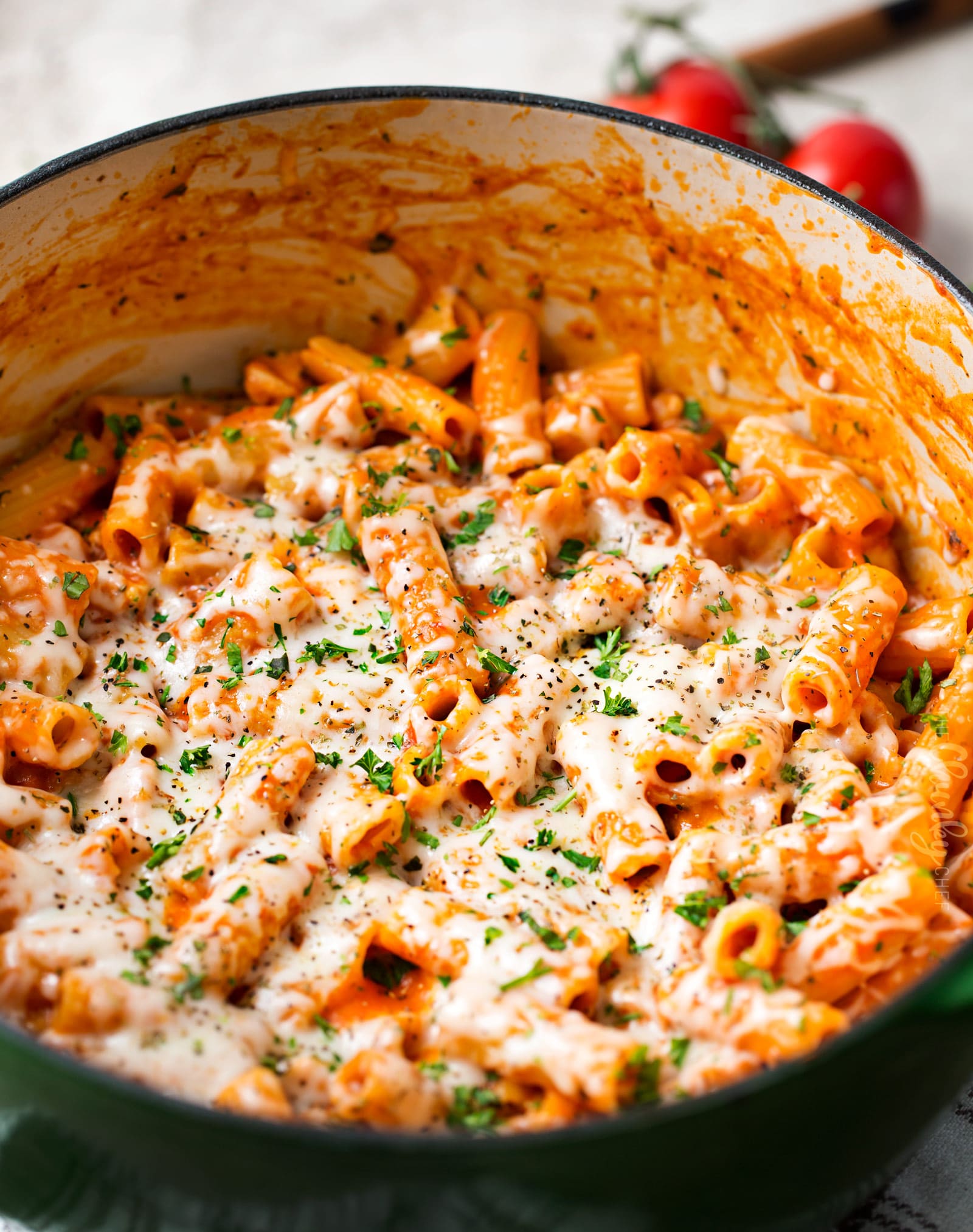 One Pot Chicken Parmesan Pasta The Chunky Chef