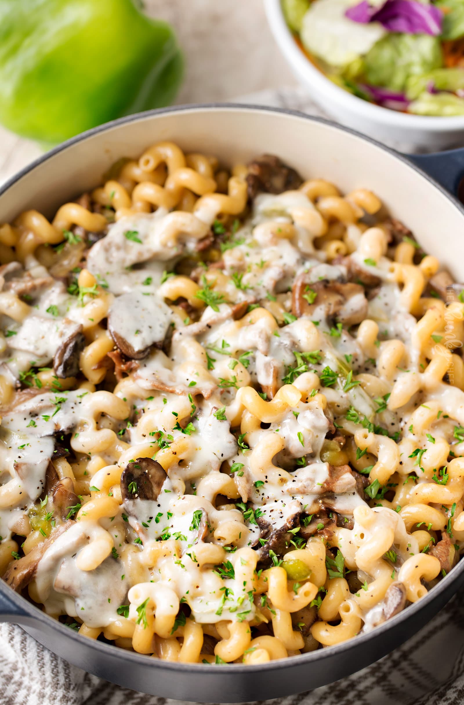 One Pot Philly Cheesesteak Pasta - The Chunky Chef