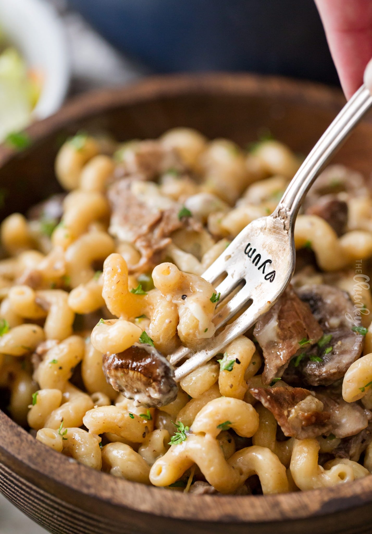 One Pot Philly Cheesesteak Pasta - The Chunky Chef