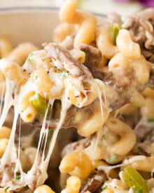 One Pot Philly Cheesesteak Pasta | Great Philly cheesesteak flavors are mixed with creamy pasta in this one pot meal that's ready in 30 minutes! An easy dinner your family will love! | https://www.thechunkychef.com | #cheesesteak #pasta #onepot #easydinner #comfortfood