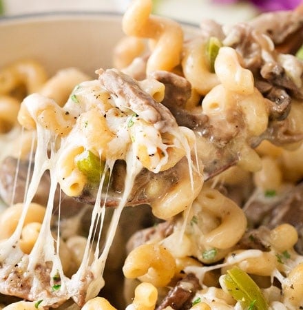 One Pot Philly Cheesesteak Pasta | Great Philly cheesesteak flavors are mixed with creamy pasta in this one pot meal that's ready in 30 minutes!  An easy dinner your family will love! | https://www.thechunkychef.com | #cheesesteak #pasta #onepot #easydinner #comfortfood