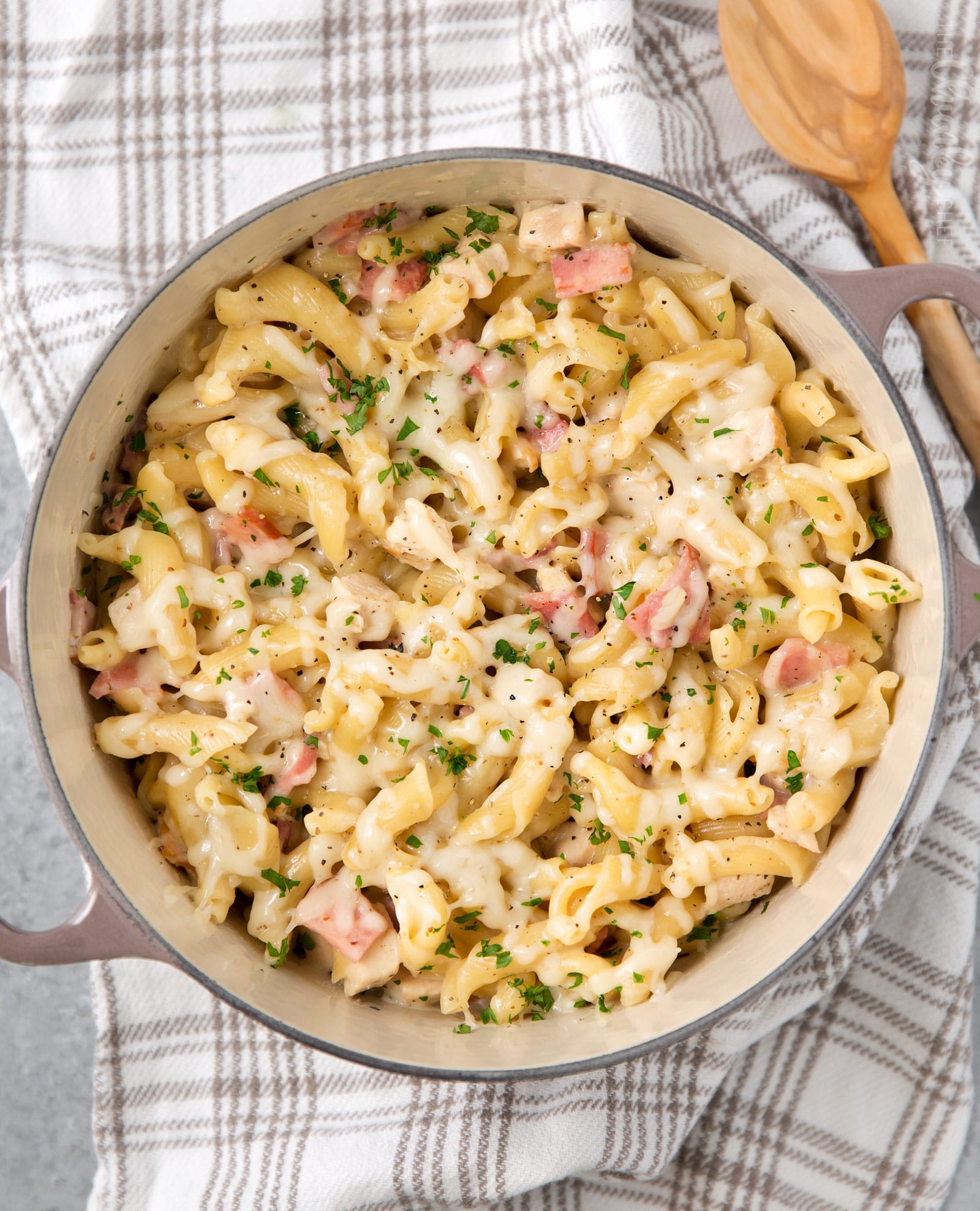 One Pot Creamy Chicken Cordon Bleu Pasta  The Chunky Chef