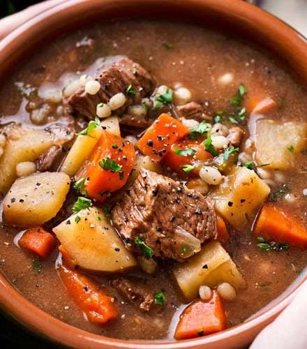 What goes in beef barley soup