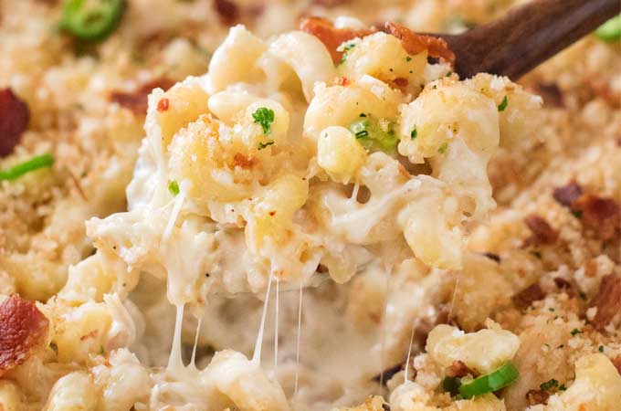 Baked Jalapeño Popper Mac and Cheese