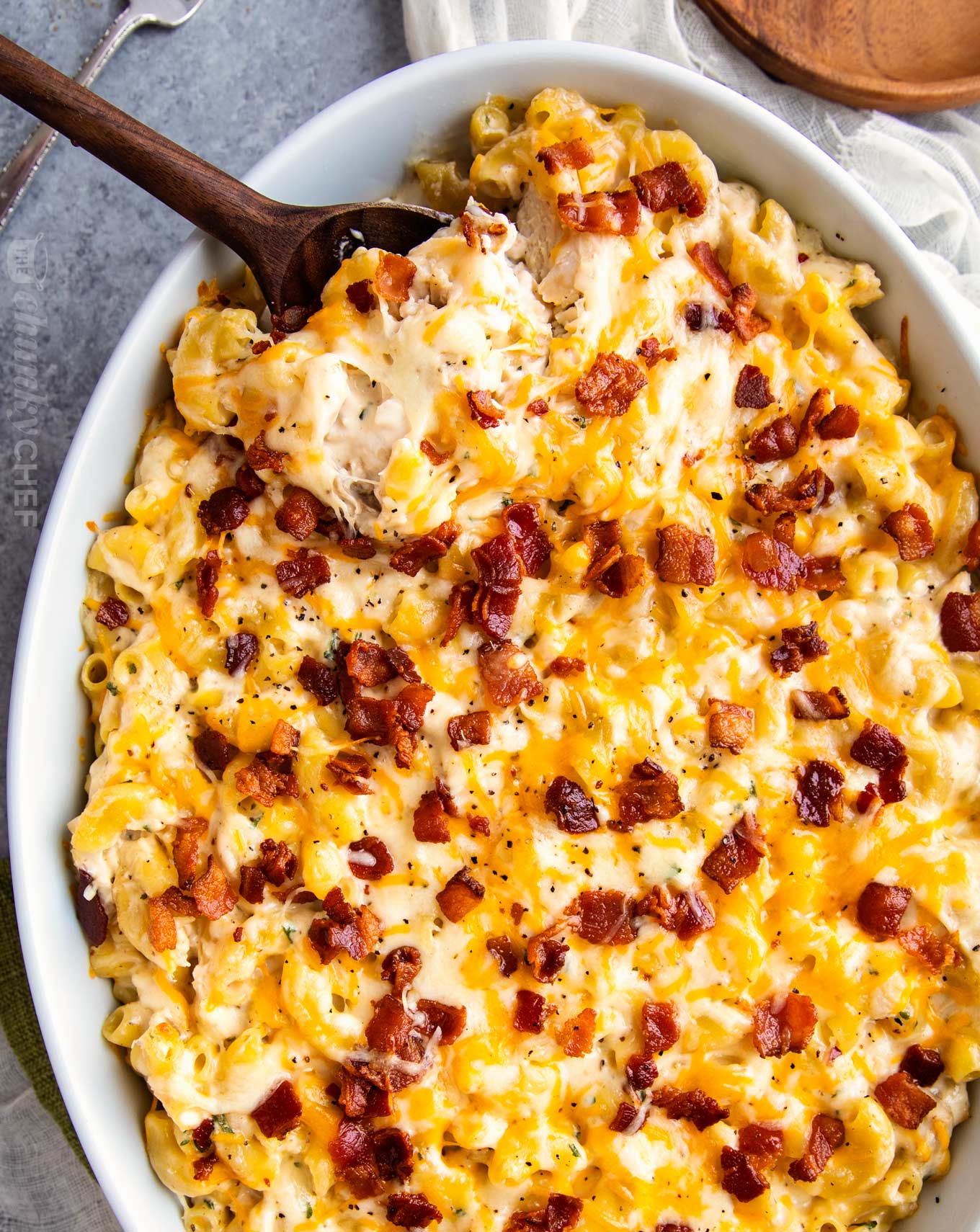 chicken-bacon-ranch-mac-and-cheese-casserole-the-chunky-chef