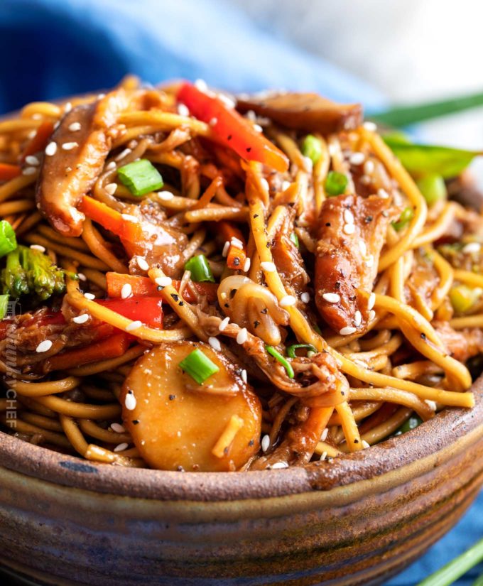 Crockpot chicken lo mein in serving bowl