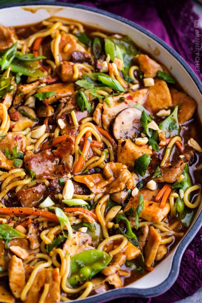 No need for takeout, this Garlic Ginger Pork Stir Fry is the perfect weeknight meal, as it's on the table in 20 minutes! #pork #stirfry #chinese #asian #takeout #weeknightmeal #easyrecipe #onepan #skillet