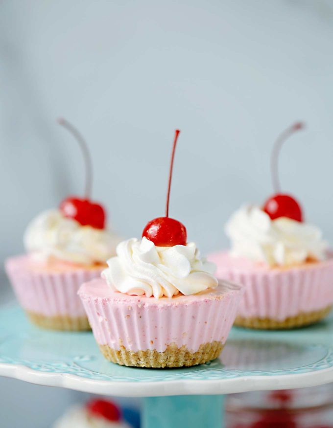 No Bake cheesecakes on cake stand