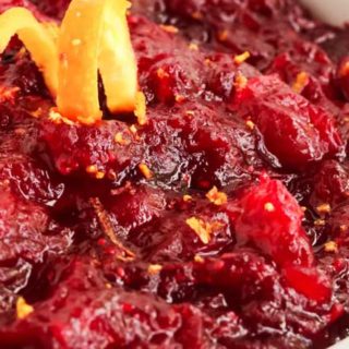 Easy and classic cranberry sauce, made from scratch in just 20 minutes and with only 4 ingredients! Perfect with roasted turkey and on leftover sandwiches too! #cranberry #sauce #holiday #thanksgiving #sidedish #condiment #fromscratch #easyrecipe
