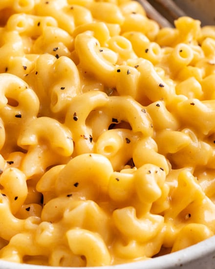 https://www.thechunkychef.com/wp-content/uploads/2020/03/Instant-Pot-Mac-and-Cheese-feat.jpg