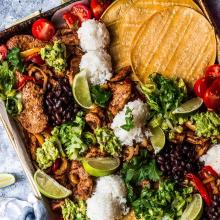 sheet pan chicken fajitas with toppings