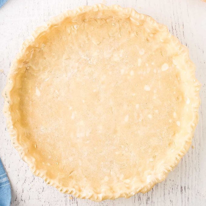 pie crust in glass pie dish