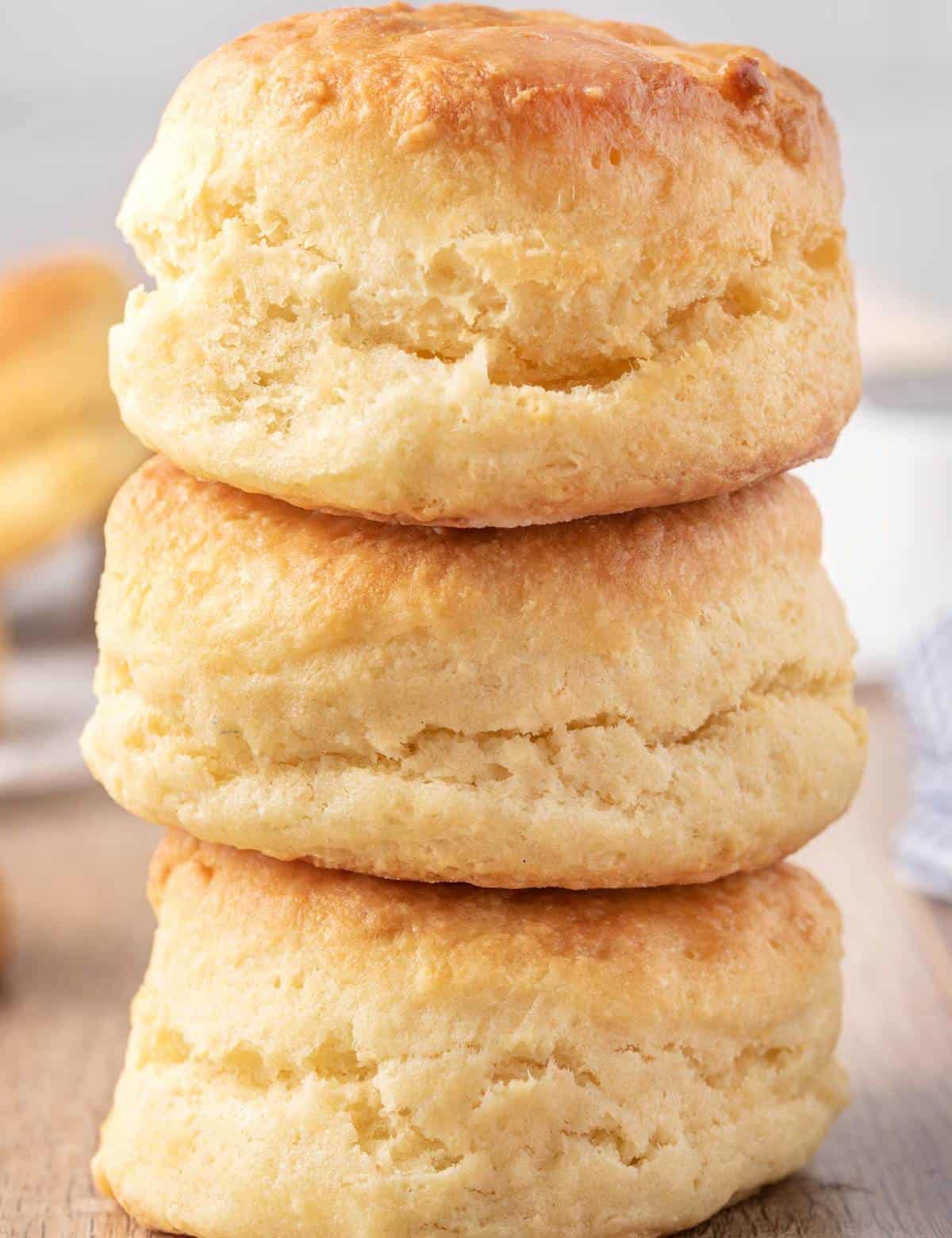 Flaky Butter Biscuits in Cast Iron Skillet - Easy Homemade Biscuits