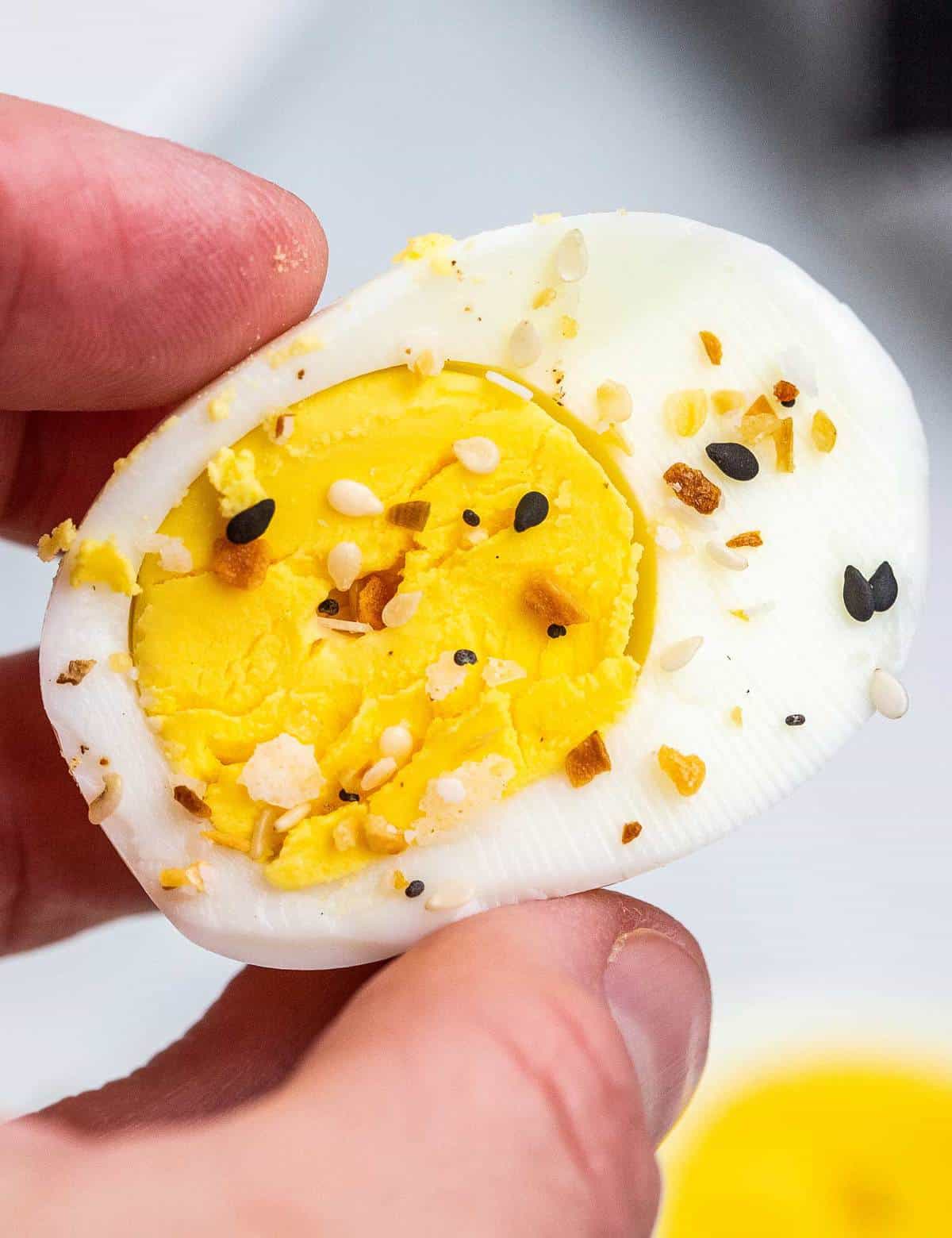 https://www.thechunkychef.com/wp-content/uploads/2021/03/Instant-Pot-Hard-Boiled-Eggs-feat.jpg