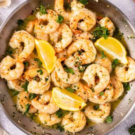 shrimp scampi in skillet