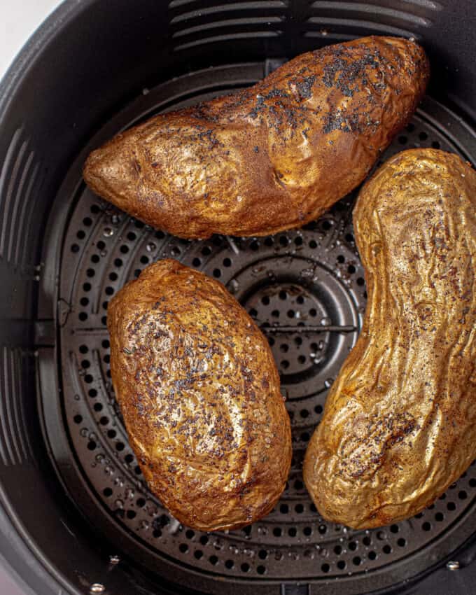 baked potatoes in air fryer basket