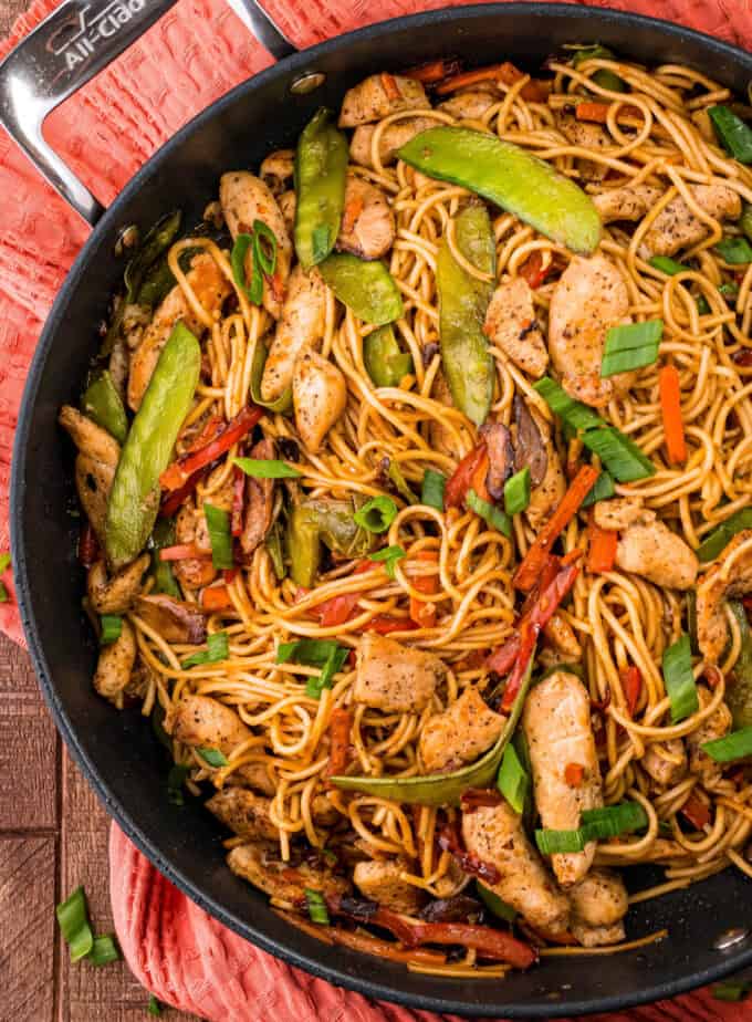 chicken lo mein in pan