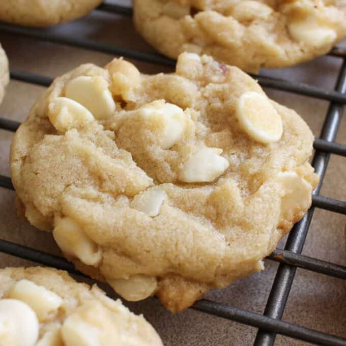 white chocolate macadamia nut cookies