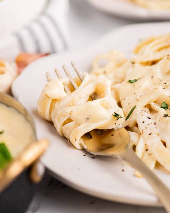 Roasted Garlic Alfredo Sauce The Chunky Chef
