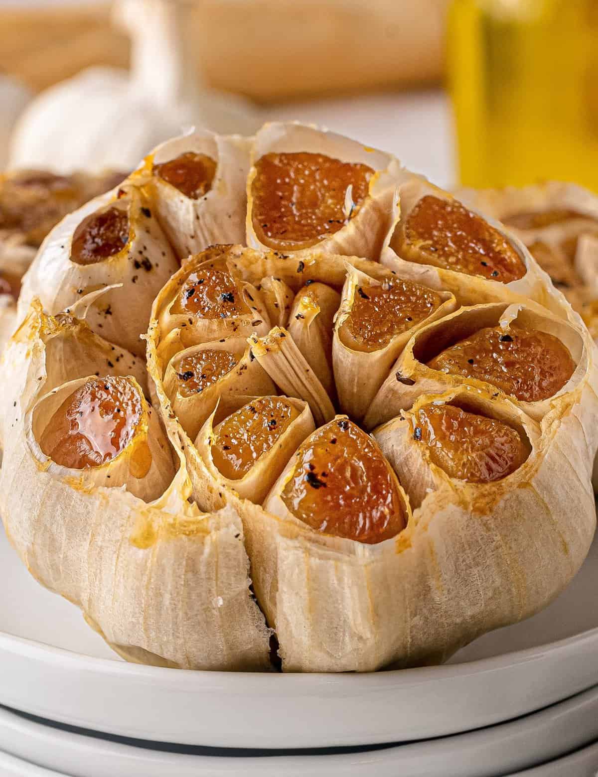 https://www.thechunkychef.com/wp-content/uploads/2022/05/Roasted-Garlic-feat.jpg