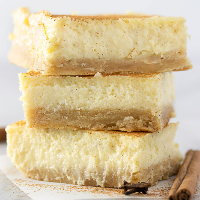 chai cheesecake bars