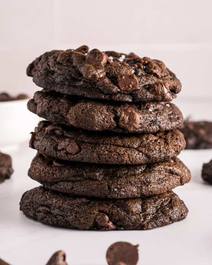 Five chocolate cookies stacked on top of each other.