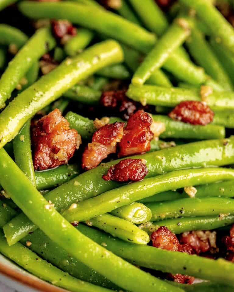Garlic Green Beans with Bacon - The Chunky Chef