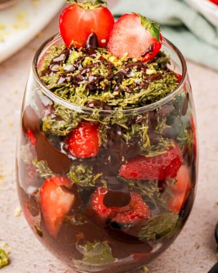All the flavors you love about the insanely viral, (and delicious) dubai chocolate bar, combined with fresh sweet strawberries! It's an easy no bake dessert idea, and is sure to be a crowd-pleaser!